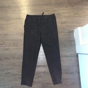 Black lulu joggers
